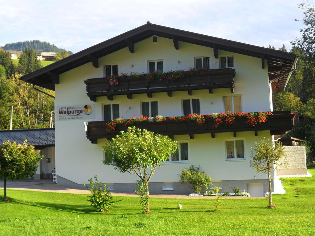 Gastehaus Walpurga Hotel Russbach am Pass Gschuett Exterior photo